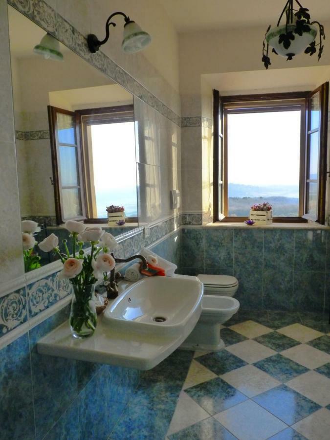 Torre Della Chiocciola Bed & Breakfast Monteriggioni Exterior photo